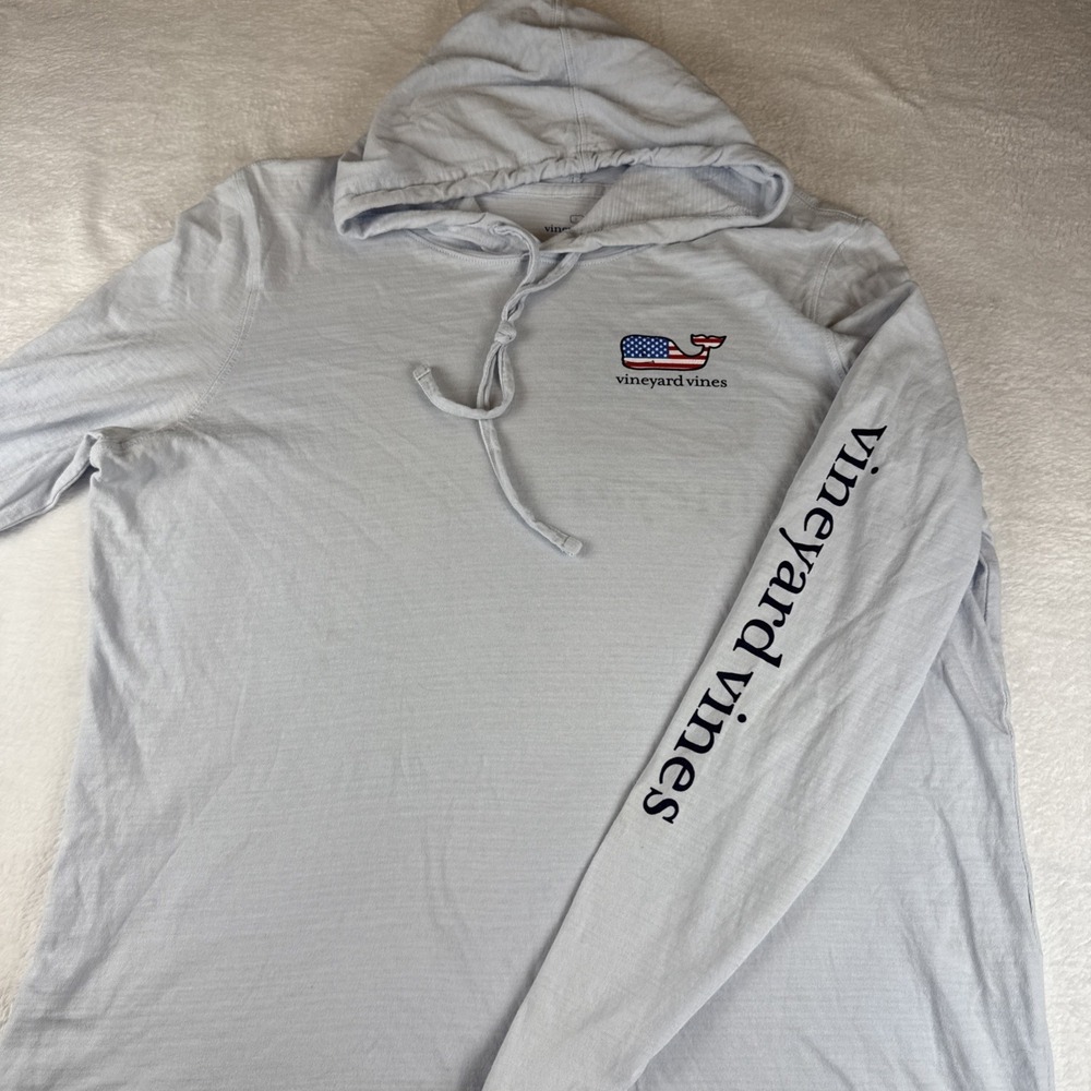 Vineyard Vines Women's Baby Blue Whale Flag Graphic Hooded T-Shirt Size Med
